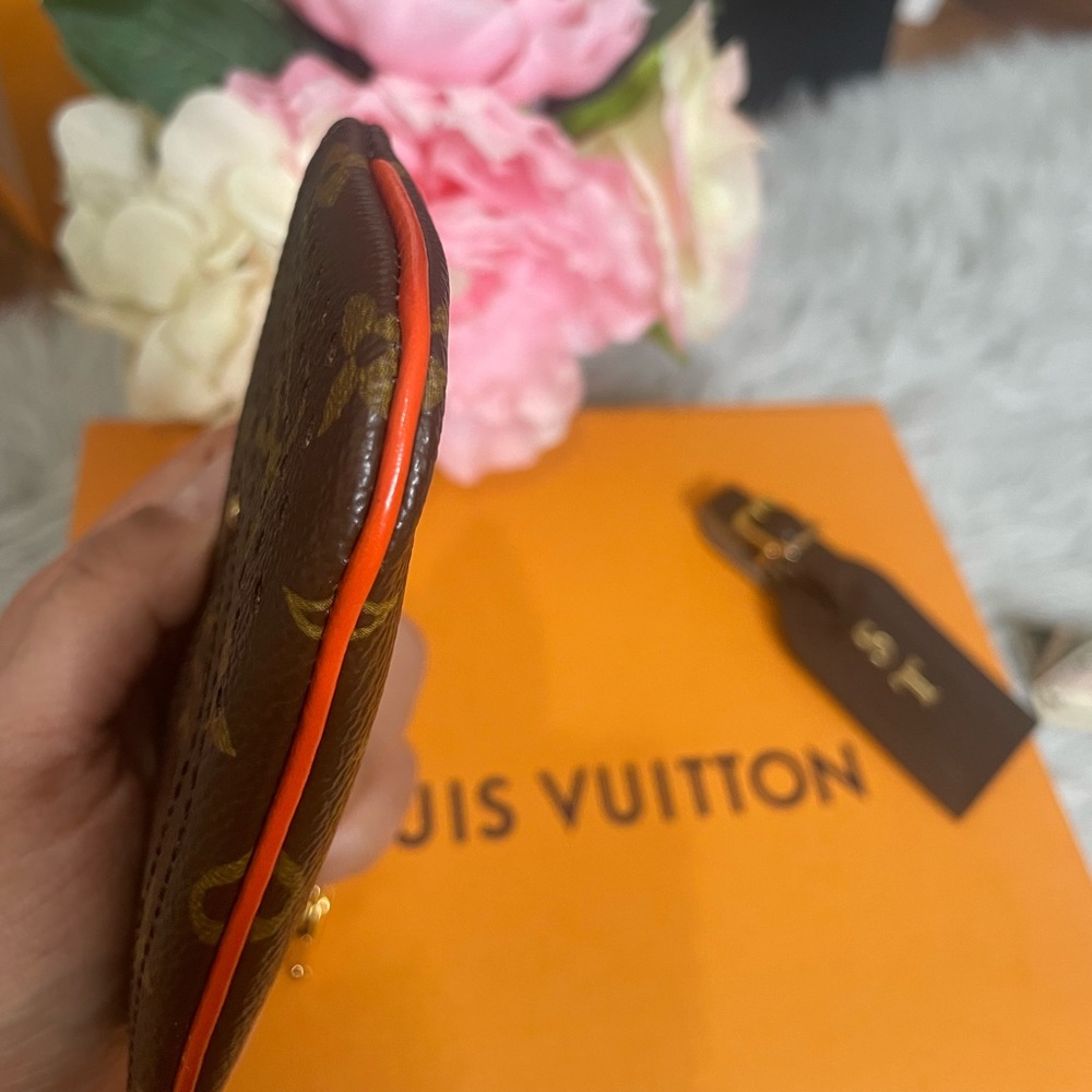 Limited Edition Authentic Louis Vuitton Perforated Key Close - Picture 12 of 15